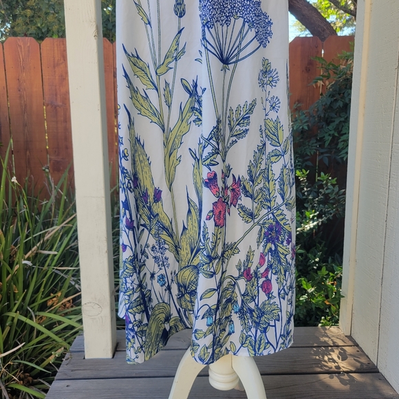 White Growing Floral Print Sleeveless Maxi Dress with Pockets - Picture 7 of 10